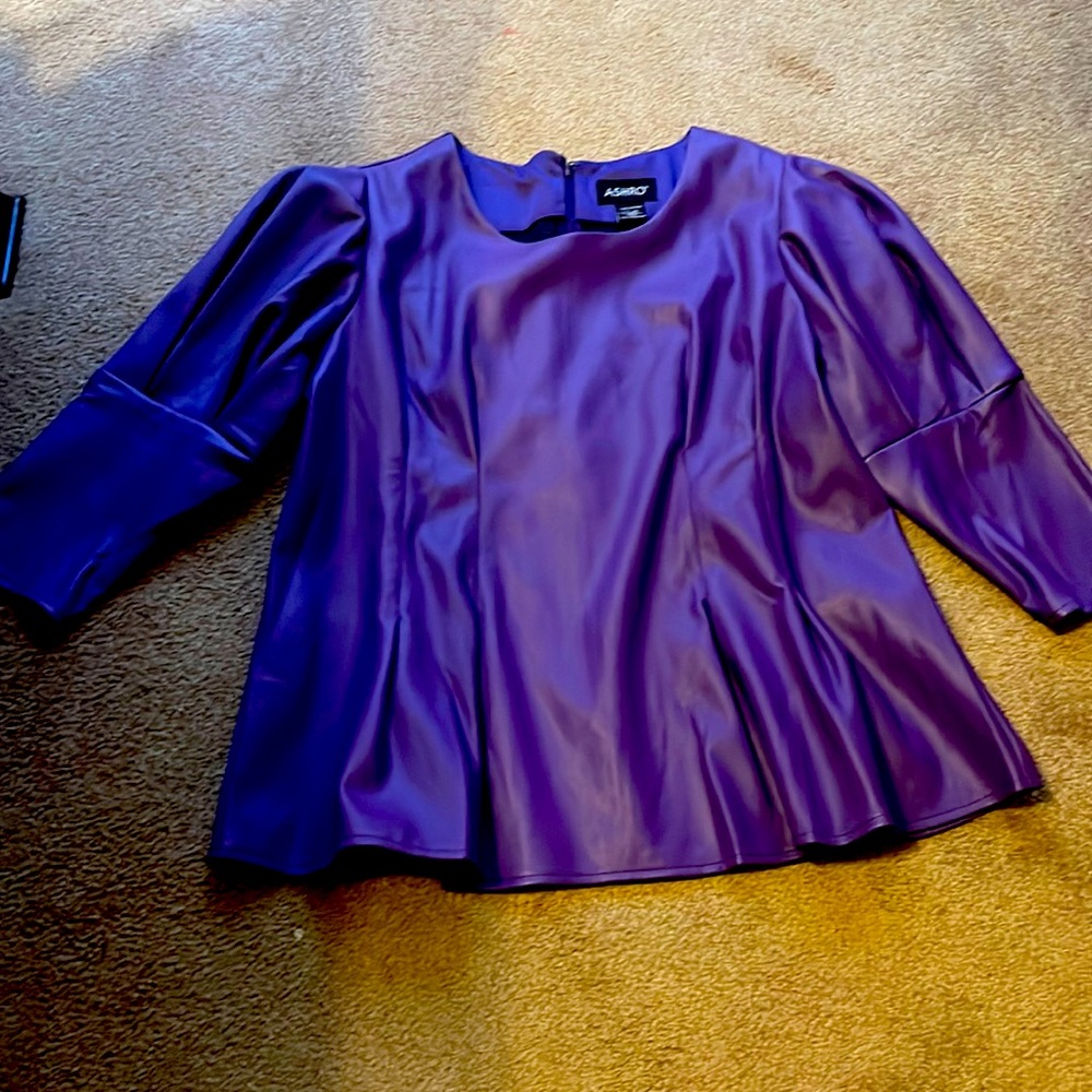 Leather Ashro top. 3/4 length sleeves